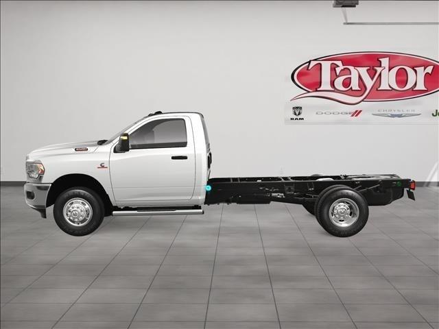 2024 RAM Ram 3500 Chassis Cab RAM 3500 TRADESMAN CHASSIS REGULAR CAB 4X4 84 CA