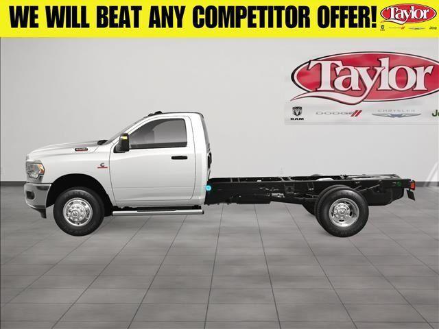 2024 RAM Ram 3500 Chassis Cab RAM 3500 TRADESMAN CHASSIS REGULAR CAB 4X4 84 CA
