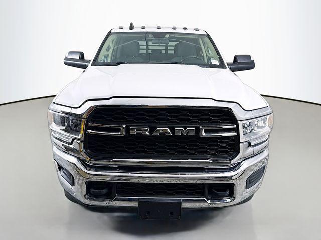 2019 RAM 3500 Tradesman Crew Cab 4x4 8 Box