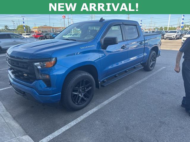 2022 Chevrolet Silverado 1500 4WD Crew Cab Short Bed Custom