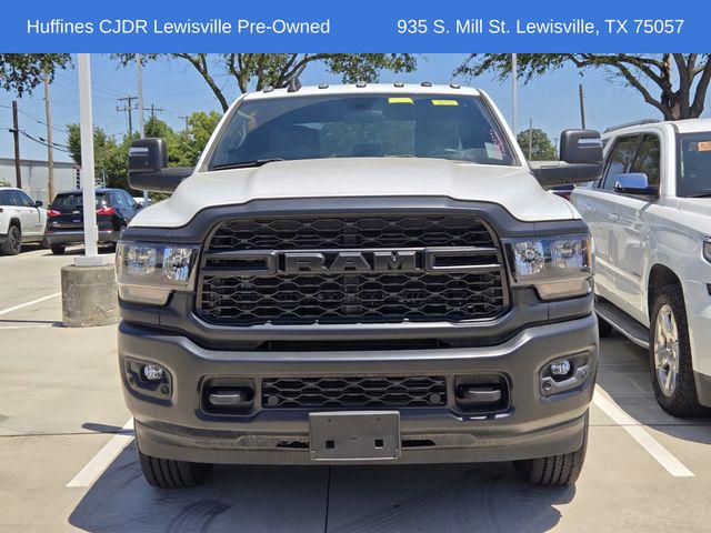 2023 RAM 3500 Tradesman Crew Cab 4x4 8 Box