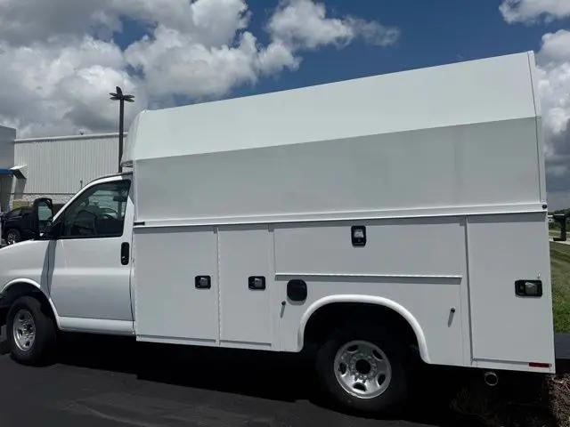 2025 Chevrolet Express Cutaway Work Van