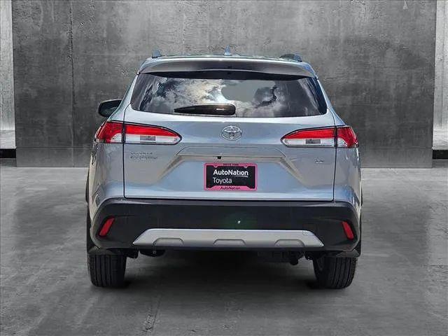 2024 Toyota Corolla Cross LE