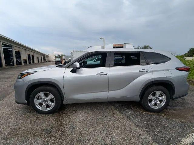 2022 Toyota Highlander Hybrid LE
