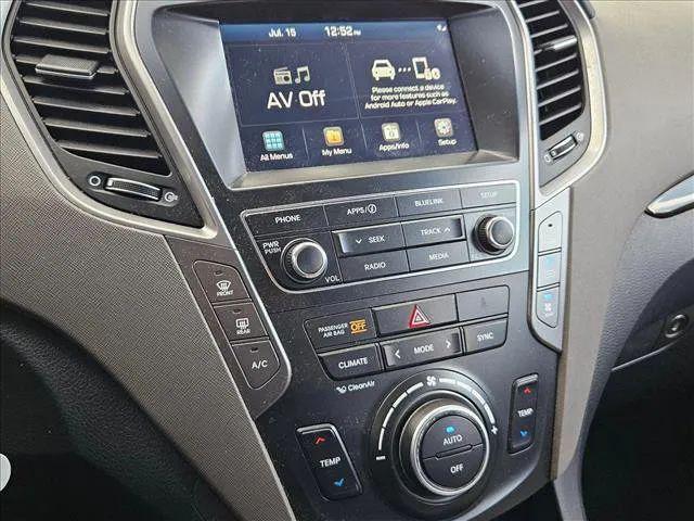 2017 Hyundai Santa Fe SE