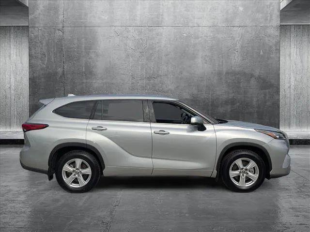 2020 Toyota Highlander LE