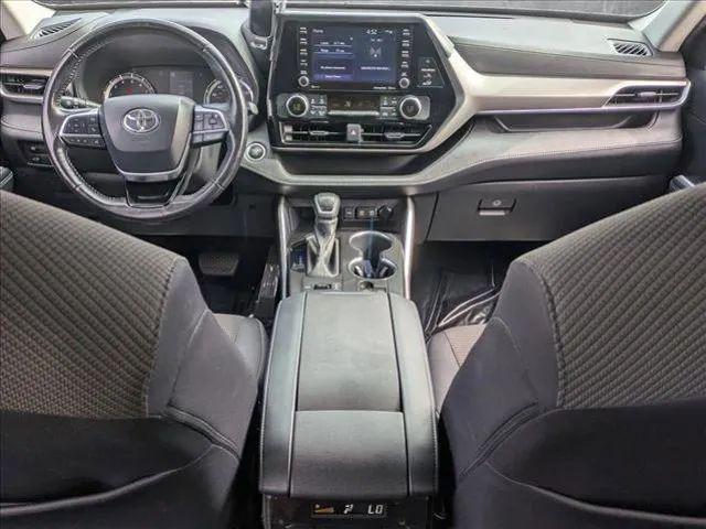 2020 Toyota Highlander LE
