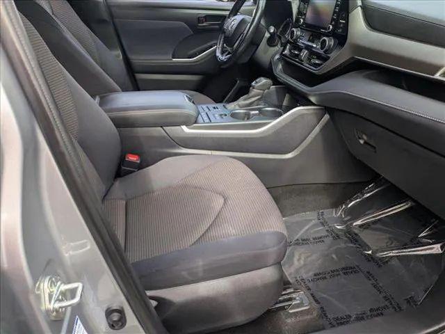 2020 Toyota Highlander LE