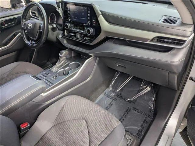 2020 Toyota Highlander LE