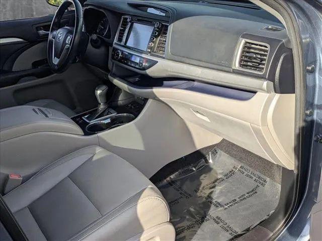 2017 Toyota Highlander XLE
