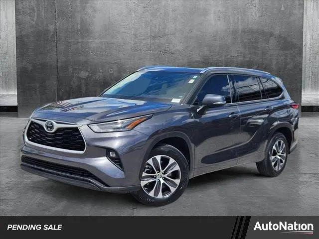 2021 Toyota Highlander XLE for sale in Pinellas Park, FL