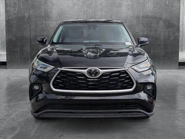 2022 Toyota Highlander LE