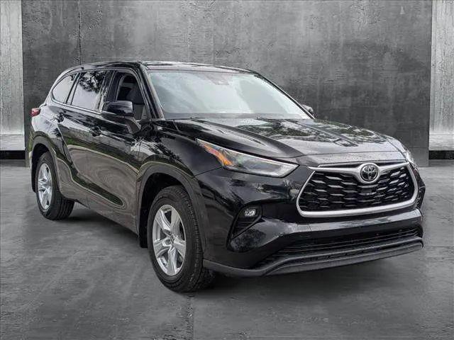 2022 Toyota Highlander LE
