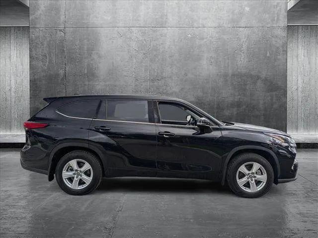 2022 Toyota Highlander LE