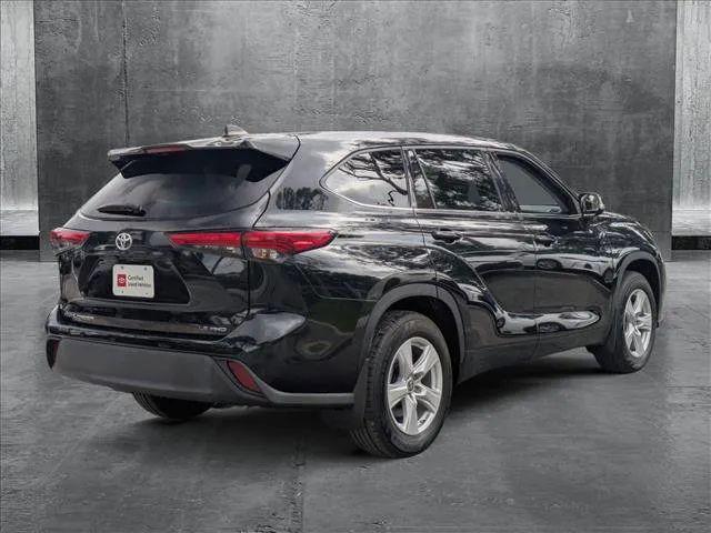 2022 Toyota Highlander LE