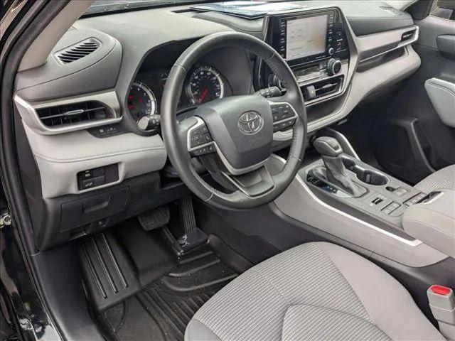 2022 Toyota Highlander LE