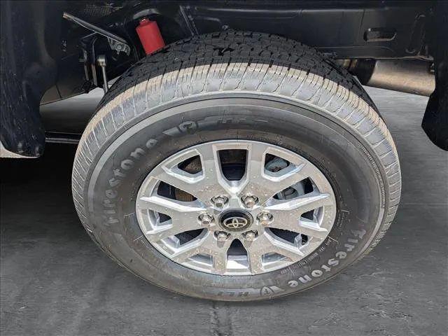 2025 Toyota Tacoma SR5 4WD