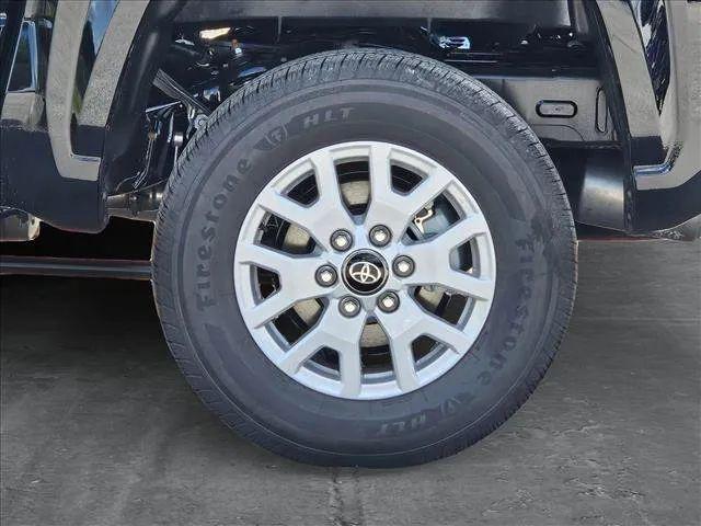 2024 Toyota Tacoma SR5 4WD