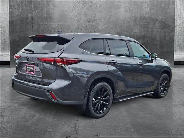2025 Toyota Highlander Hybrid XLE