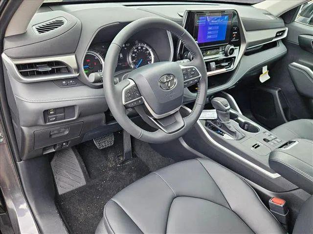 2025 Toyota Highlander Hybrid XLE