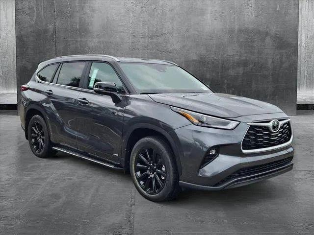 2025 Toyota Highlander Hybrid XLE