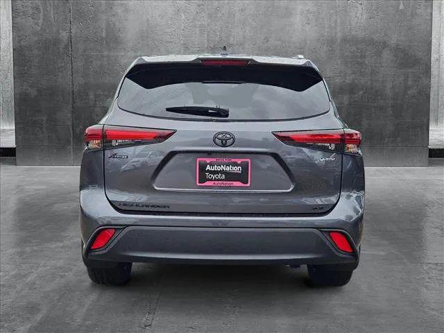 2025 Toyota Highlander Hybrid XLE
