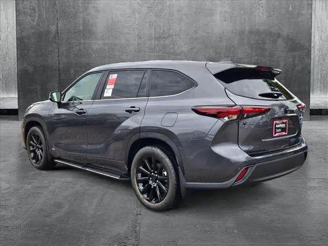 2025 Toyota Highlander Hybrid XLE