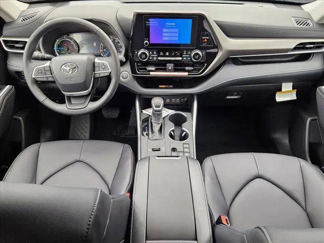 2025 Toyota Highlander Hybrid XLE