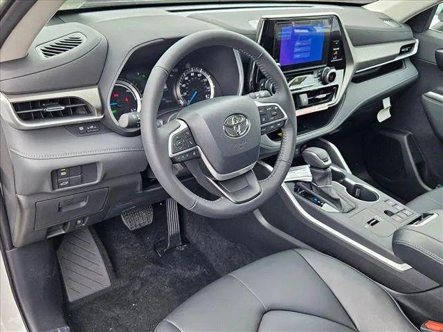 2025 Toyota Highlander Hybrid XLE