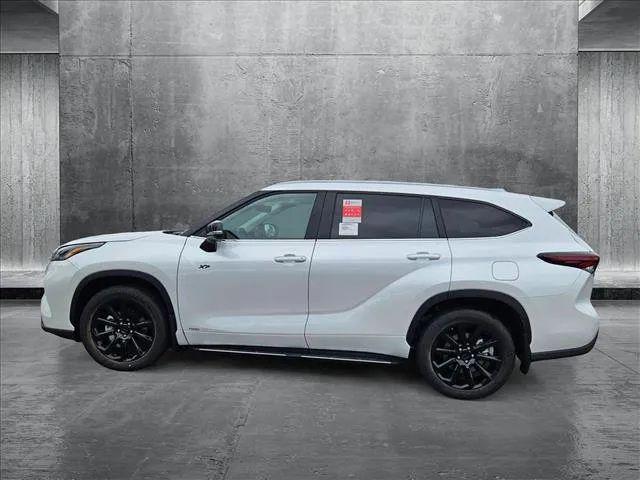 2025 Toyota Highlander Hybrid XLE