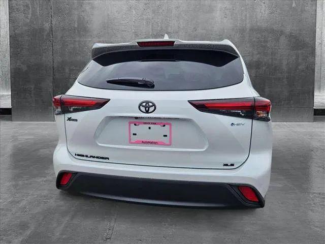 2025 Toyota Highlander Hybrid XLE
