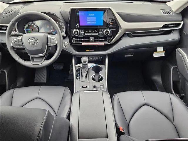 2025 Toyota Highlander Hybrid XLE