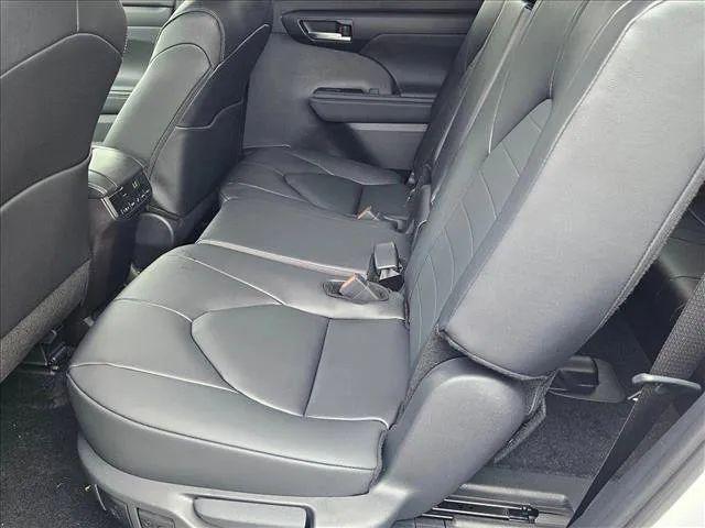 2025 Toyota Highlander Hybrid XLE
