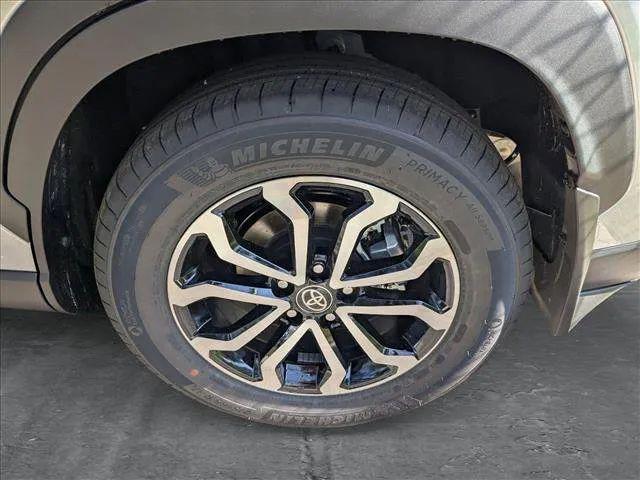 2025 Toyota Corolla Cross Hybrid SE