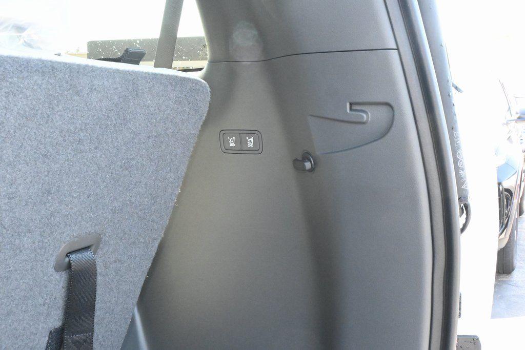 2026 Hyundai Santa Fe Limited - Photo 9
