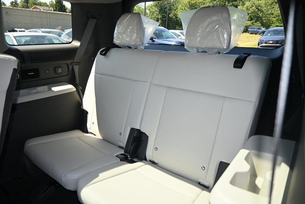 2026 Hyundai Santa Fe Limited - Photo 15