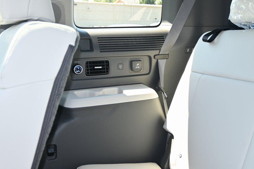 2026 Hyundai Santa Fe Limited - Photo 16
