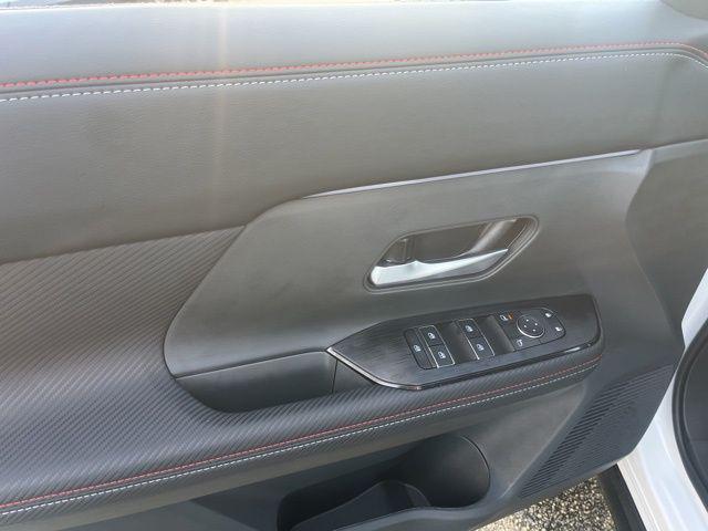 2025 Nissan Kicks SR FWD