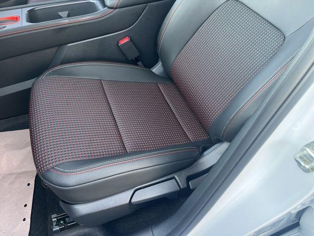 2025 Nissan Kicks SR FWD