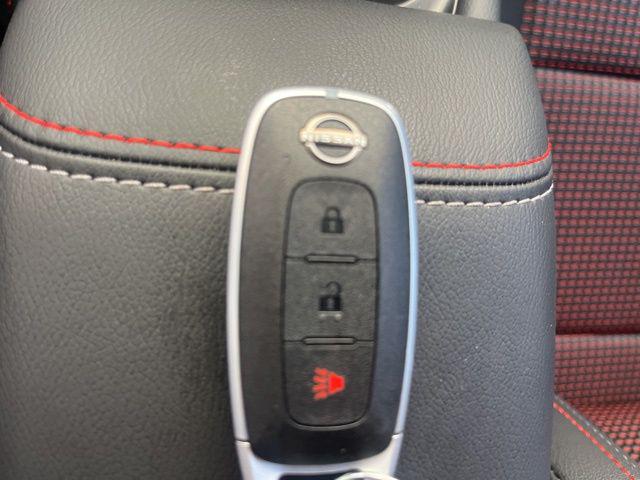 2025 Nissan Kicks SR FWD