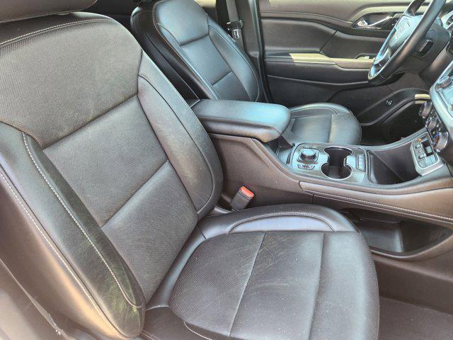 2023 GMC Acadia AWD SLT