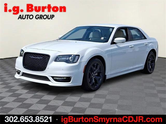 2022 Chrysler 300 Touring L