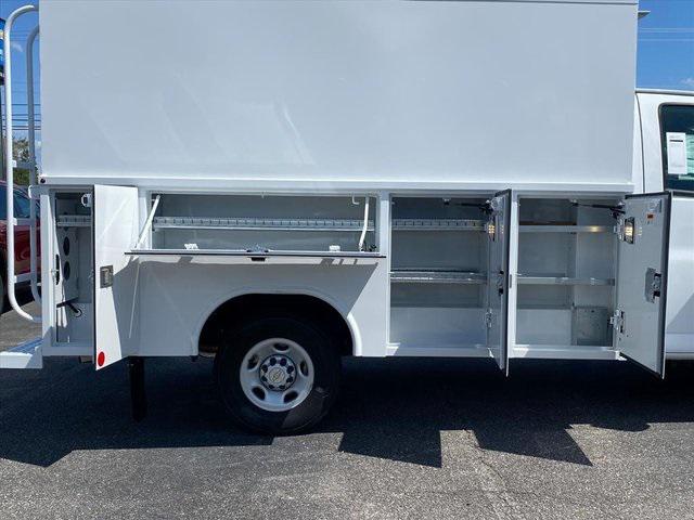 2025 Chevrolet Express Cutaway Work Van