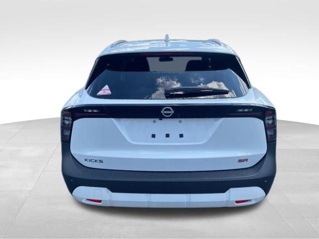 2025 Nissan Kicks SR FWD