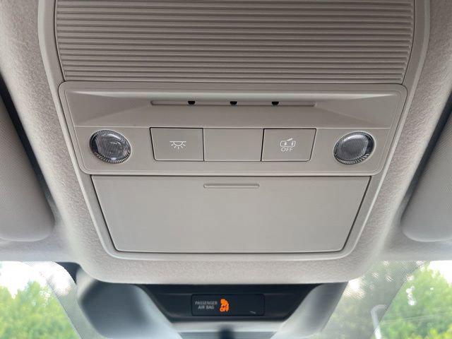 2025 Nissan Kicks SR FWD