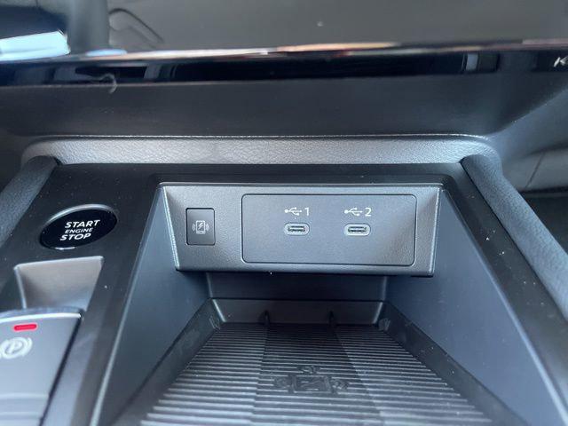 2025 Nissan Kicks SR FWD