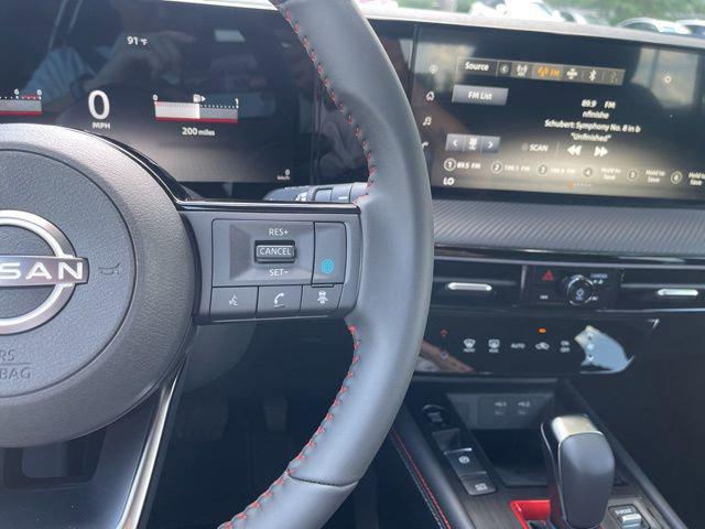 2025 Nissan Kicks SR FWD