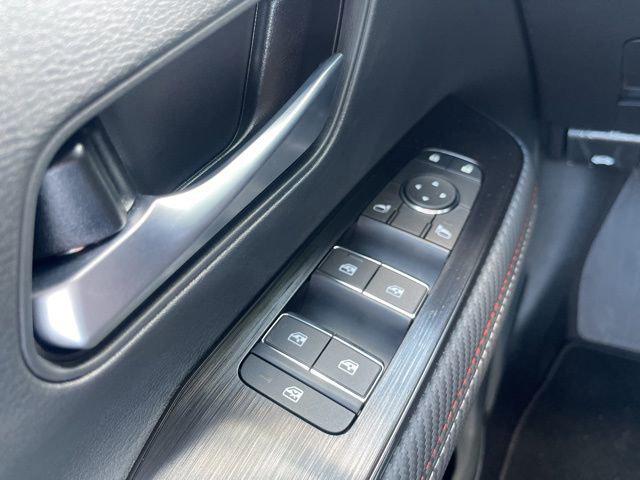 2025 Nissan Kicks SR FWD