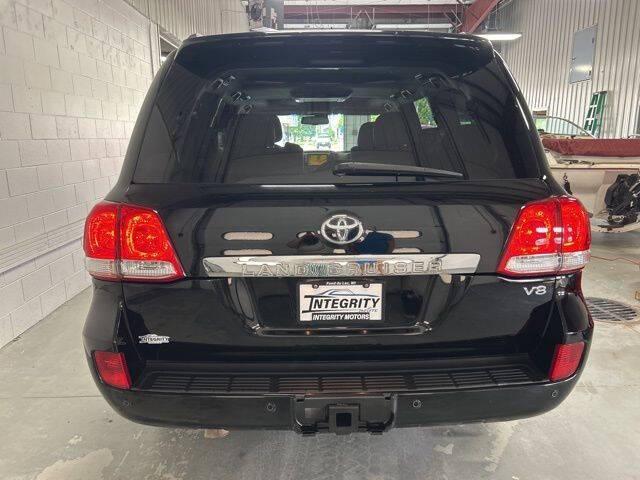 2010 Toyota Land Cruiser V8