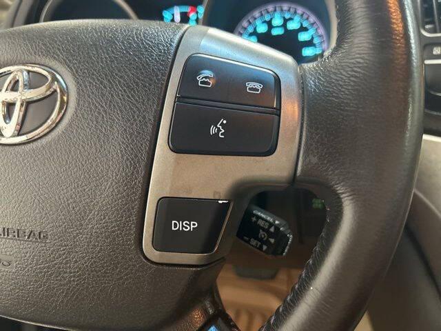 2010 Toyota Land Cruiser V8
